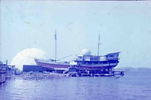 В. Ершов - Шхуна возле шарика до пожара. 80-е годы.